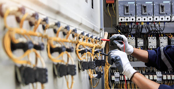 Professional Electrician technician working in Scottville, MI